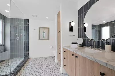 5632 N Camelback Canyon Drive, Phoenix, AZ 85018 - Photo 31