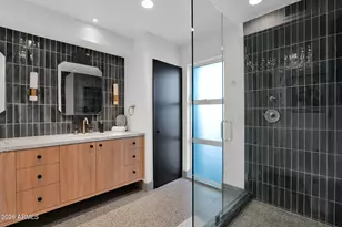 5632 N Camelback Canyon Dr, Phoenix, AZ 85018 - Photo 29