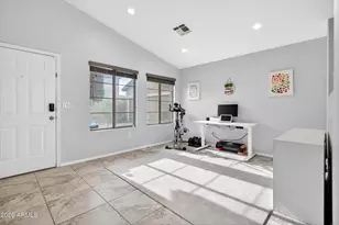 4020 E Melinda Ln, Phoenix, AZ 85050 - Photo 11