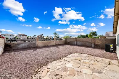 11211 W Heatherbrae Drive, Phoenix, AZ 85037 - Photo 23