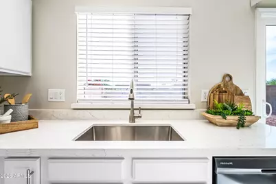 11211 W Heatherbrae Drive, Phoenix, AZ 85037 - Photo 11