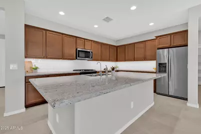 18106 W Redwood Lane, Goodyear, AZ 85338 - Photo 7