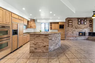 1404 E Michelle Dr, Phoenix, AZ 85022 - Photo 13