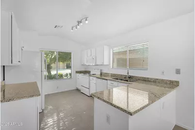 8642 W Lockland Court, Peoria, AZ 85382 - Photo 5