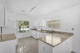 8642 W Lockland Ct, Peoria, AZ 85382 - Photo 5