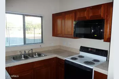 7110 N 68 Avenue #2, Glendale, AZ 85303 - Photo 3