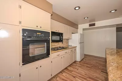 11002 N 45th Avenue, Glendale, AZ 85304 - Photo 9