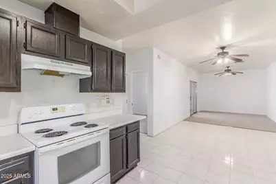 8676 W Mountain View Road, Peoria, AZ 85345 - Photo 15