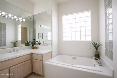 3124 E Squaw Peak Circle, Phoenix, AZ 85016 - Photo 21