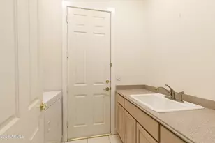 3124 E Squaw Peak Cir, Phoenix, AZ 85016 - Photo 25