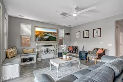 517 E Balao Drive E, Phoenix, AZ 85085 - Photo 3