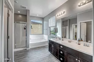 517 E Balao Dr E, Phoenix, AZ 85085 - Photo 15