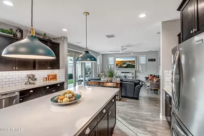 517 E Balao Drive E, Phoenix, AZ 85085 - Photo 7