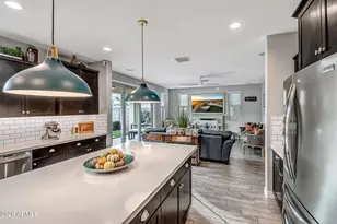 517 E Balao Dr E, Phoenix, AZ 85085 - Photo 7