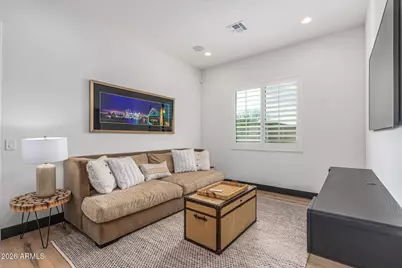 712 E Buist Avenue, Phoenix, AZ 85042 - Photo 37