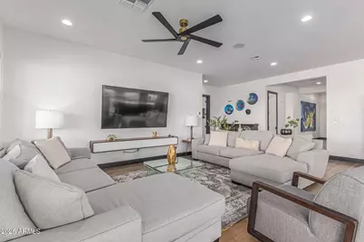 712 E Buist Avenue, Phoenix, AZ 85042 - Photo 13