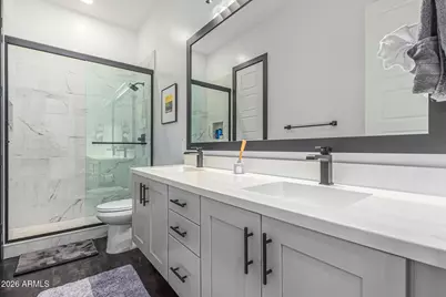 712 E Buist Avenue, Phoenix, AZ 85042 - Photo 39