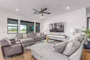 712 E Buist Ave, Phoenix, AZ 85042 - Photo 15