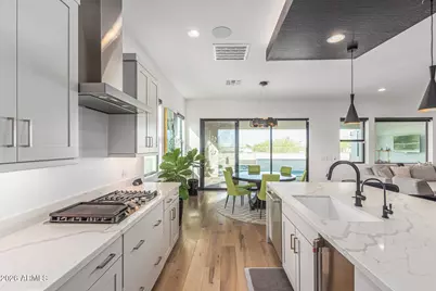 712 E Buist Avenue, Phoenix, AZ 85042 - Photo 17