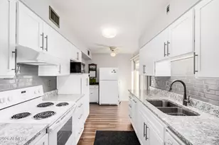 19215 N Camino Del Sol Dr, Sun City West, AZ 85375 - Photo 9