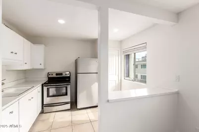 2569 W Berridge Lane #D-215, Phoenix, AZ 85017 - Photo 7