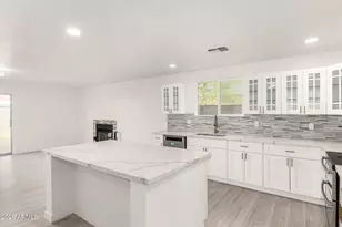 4460 W Avalon Dr, Phoenix, AZ 85031 - Photo 3