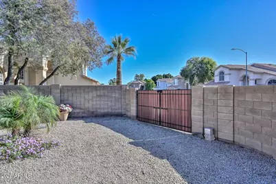 22511 N 74th Lane, Glendale, AZ 85310 - Photo 9