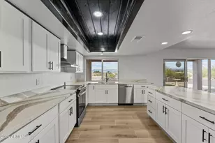 1560 Vista Dr, Wickenburg, AZ 85390 - Photo 5