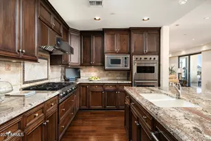 7181 E Camelback Rd, Scottsdale, AZ 85251 - Photo 15