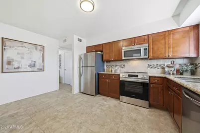 10037 W Cumberland Drive, Sun City, AZ 85351 - Photo 9