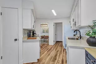 10918 W Coggins Dr, Sun City, AZ 85351 - Photo 19