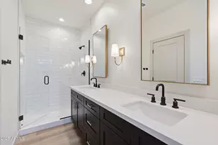 114 W Holcomb Ln, Phoenix, AZ 85003 - Photo 33