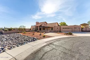 553 E Mesa Vista Ln, Mesa, AZ 85203 - Photo 5