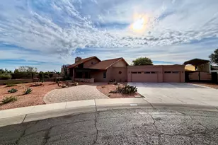 553 E Mesa Vista Ln, Mesa, AZ 85203 - Photo 5
