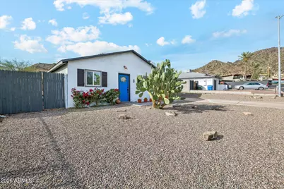 9826 N 2nd Street E, Phoenix, AZ 85020 - Photo 1