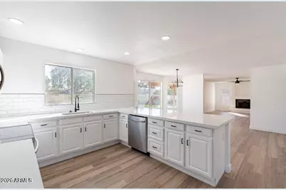 11417 W Orange Blossom Lane, Avondale, AZ 85392 - Photo 3