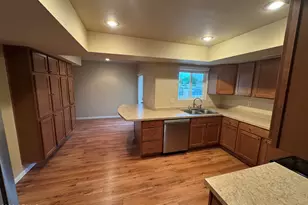 10355 W Prairie Hills Cir, Sun City, AZ 85351 - Photo 11