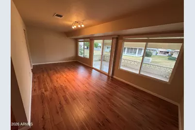 10355 W Prairie Hills Circle, Sun City, AZ 85351 - Photo 17