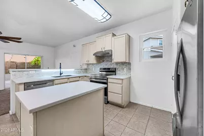 7245 S 41st Drive, Phoenix, AZ 85041 - Photo 13