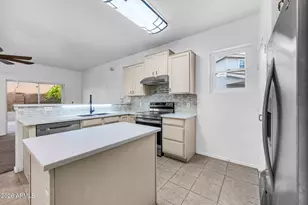 7245 S 41st Dr, Phoenix, AZ 85041 - Photo 13