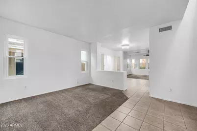 7245 S 41st Drive, Phoenix, AZ 85041 - Photo 7