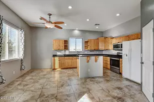 25535 W Hunter Dr, Wittmann, AZ 85361 - Photo 17