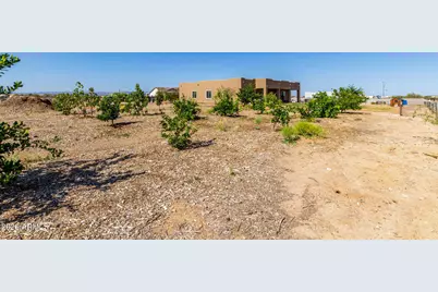 25535 W Hunter Drive, Wittmann, AZ 85361 - Photo 19