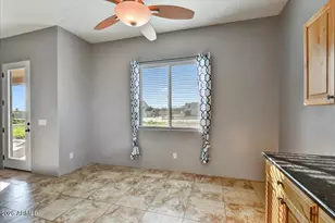 25535 W Hunter Dr, Wittmann, AZ 85361 - Photo 9