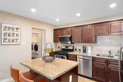 8201 E Montecito Avenue, Scottsdale, AZ 85251 - Photo 7