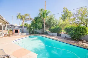 2065 E Cairo Dr, Tempe, AZ 85282 - Photo 13