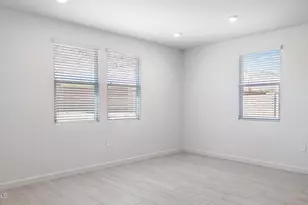 10034 S 23rd Ln, Phoenix, AZ 85041 - Photo 17