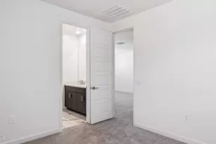 10034 S 23rd Ln, Phoenix, AZ 85041 - Photo 29