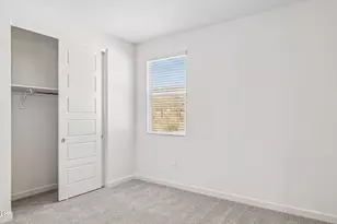 10034 S 23rd Ln, Phoenix, AZ 85041 - Photo 5