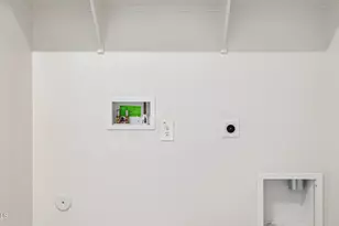 10034 S 23rd Ln, Phoenix, AZ 85041 - Photo 33